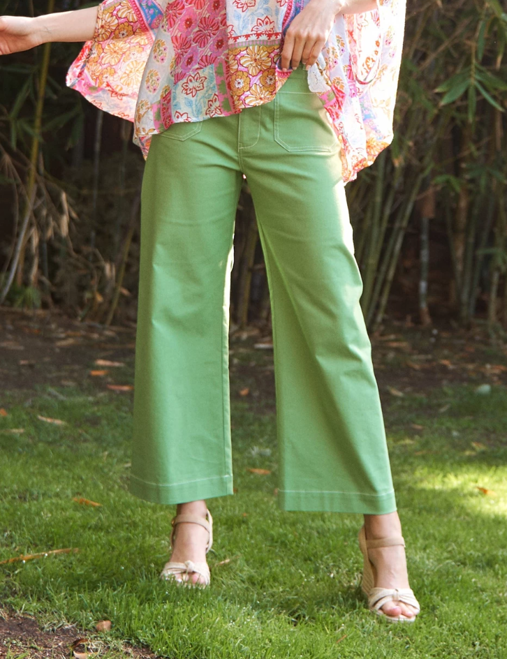 Apple Green Cropped Wide Leg Pants with Contrast Stitching