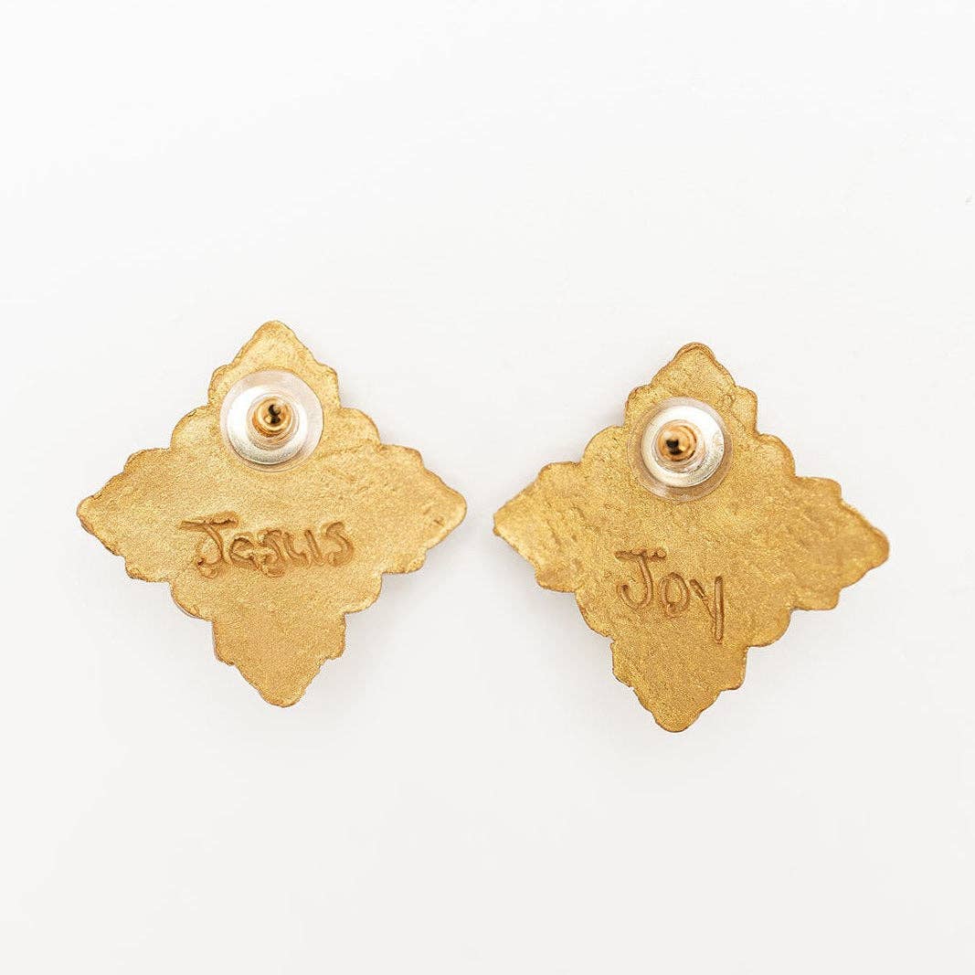 Hidden Truth Jewelry Ellie Pearl Studs