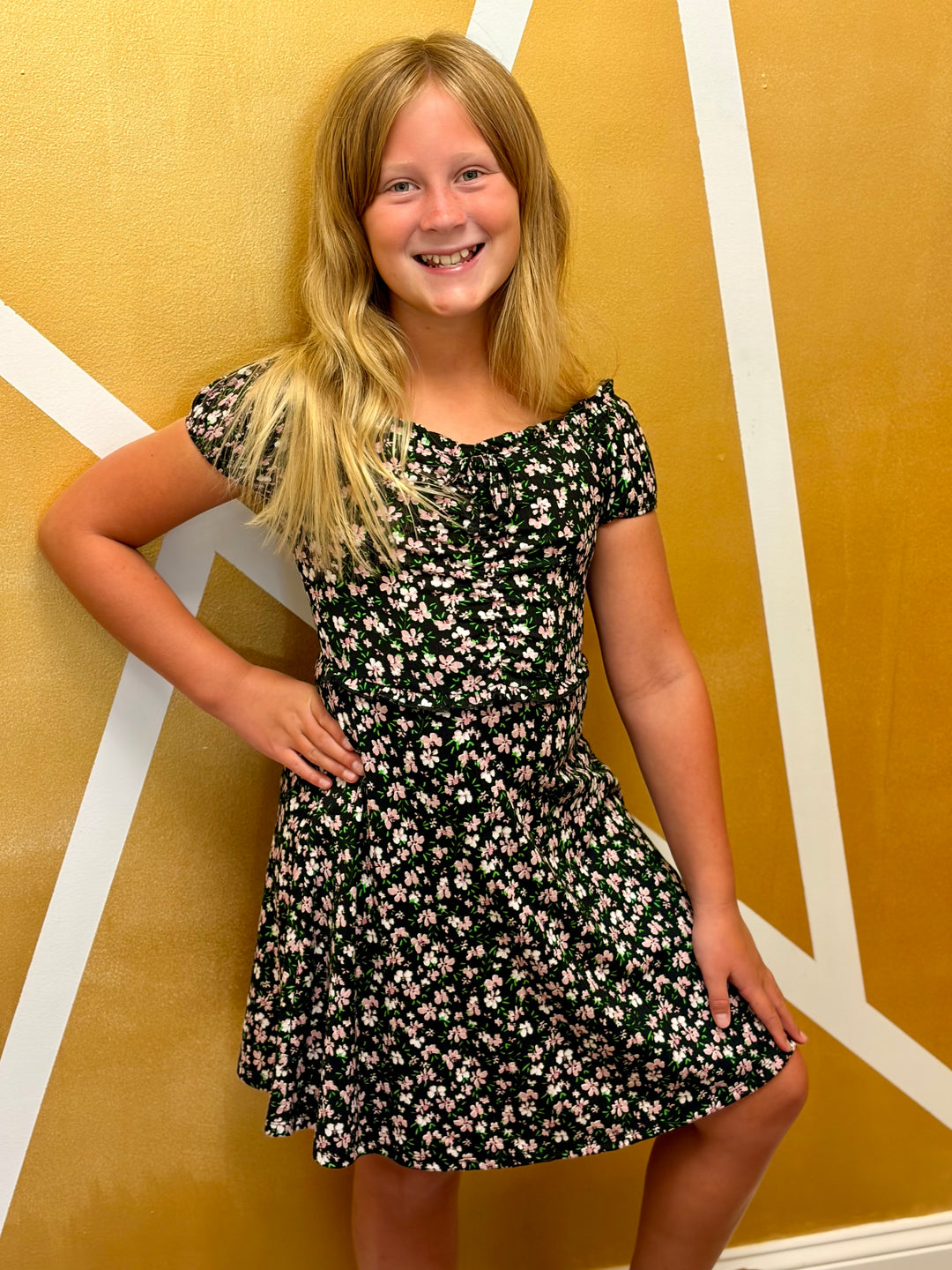 Heart and Arrow Tween Kids Girls Puff Sleeve Cinch Front Dress- Floral/Black Pattern