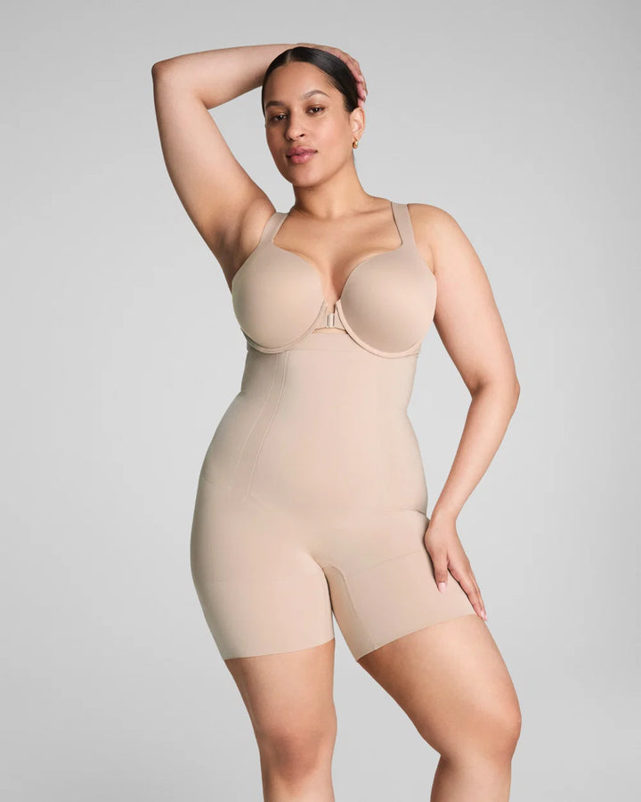 Spanxsculpt OnCore High-Waisted Mid-Thigh Short- Oatmeal