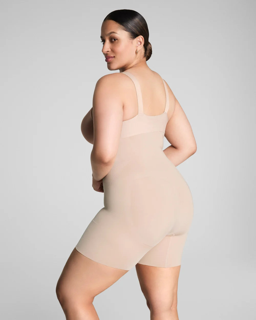 Spanxsculpt OnCore High-Waisted Mid-Thigh Short- Oatmeal